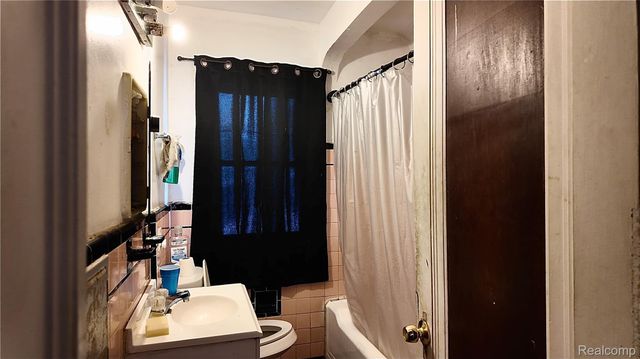 17300 Chapel Street, Detroit, MI 48219