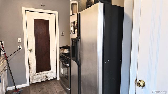 17300 Chapel Street, Detroit, MI 48219