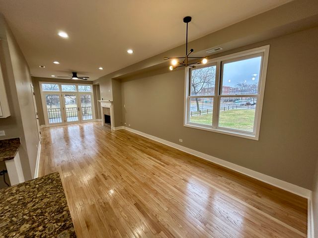 5644 S Prairie Avenue, Chicago, IL 60637