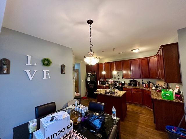 5644 S Prairie Avenue, Chicago, IL 60637