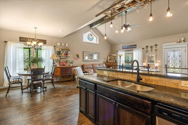 1401 Lauren Lane, Granbury, TX 76048