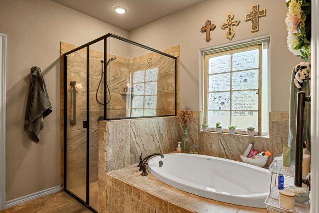 1401 Lauren Lane, Granbury, TX 76048