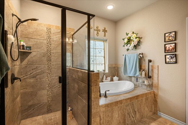 1401 Lauren Lane, Granbury, TX 76048