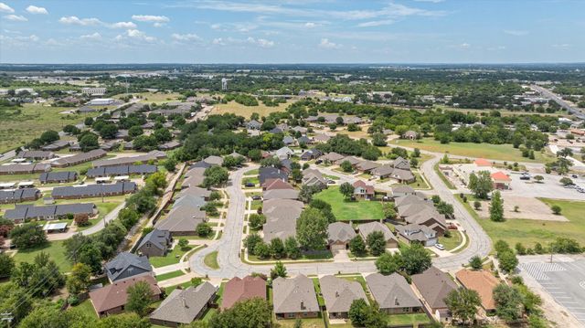 1401 Lauren Lane, Granbury, TX 76048