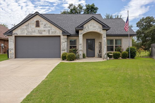 1401 Lauren Lane, Granbury, TX 76048