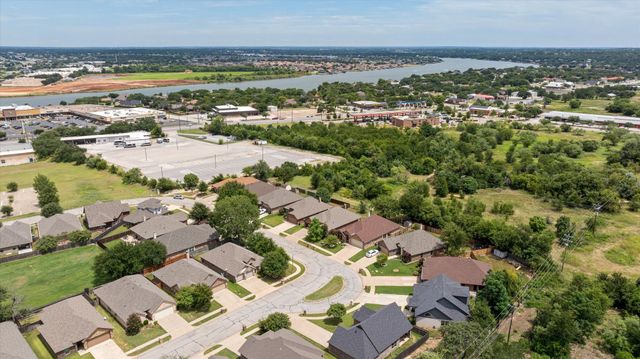 1401 Lauren Lane, Granbury, TX 76048