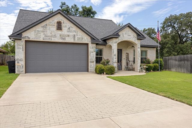 1401 Lauren Lane, Granbury, TX 76048