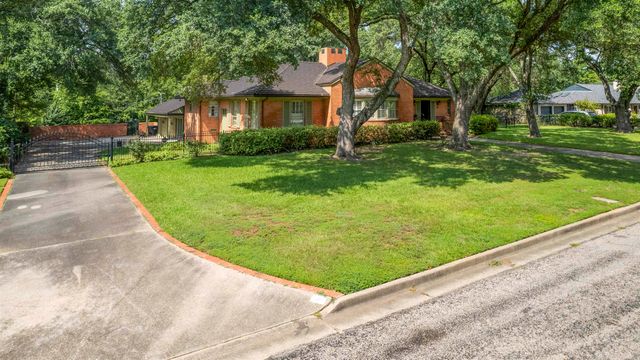 603 E Melton St, Longview, TX 75602