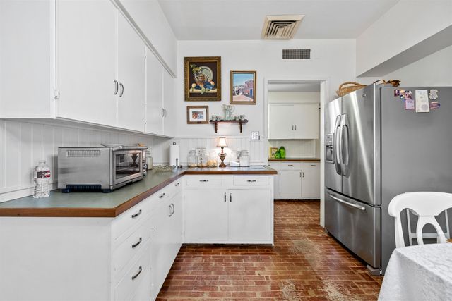 603 E Melton St, Longview, TX 75602