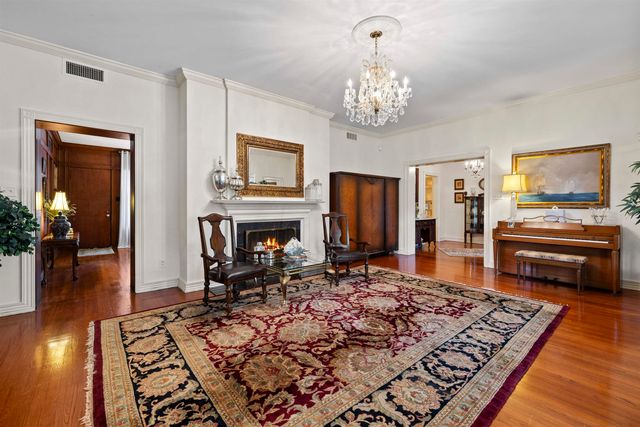 603 E Melton St, Longview, TX 75602