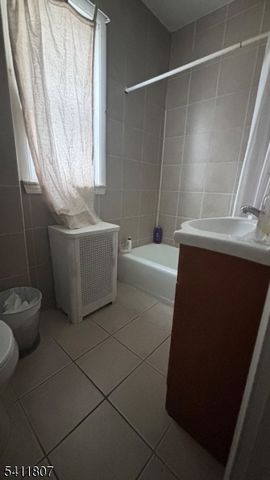 56 Herzog Pl, Englewood City, NJ 07631