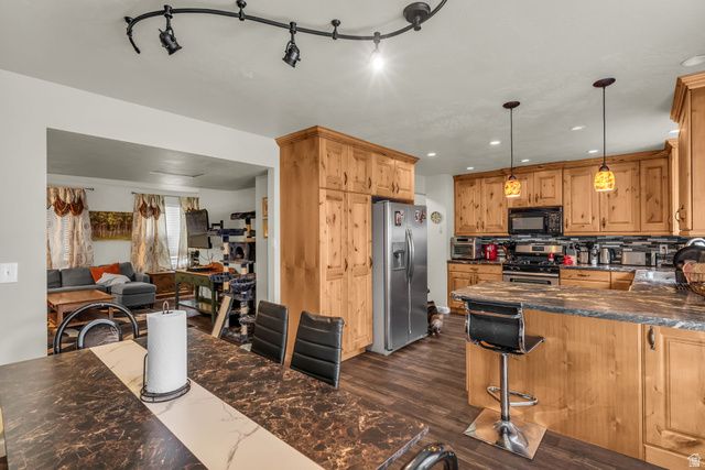 104 S SANTA RITA PL, West Jordan, UT 84088