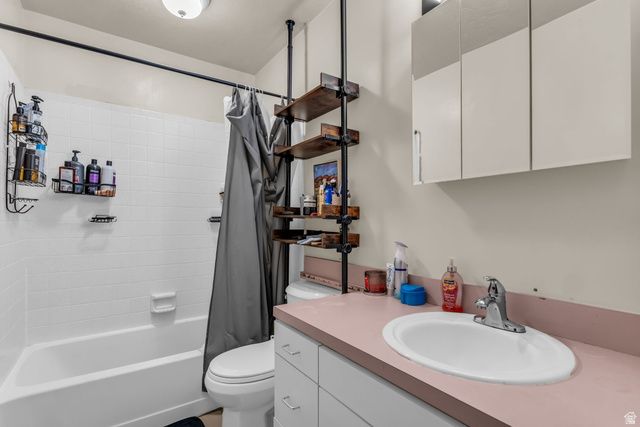 104 S SANTA RITA PL, West Jordan, UT 84088