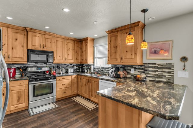 104 S SANTA RITA PL, West Jordan, UT 84088