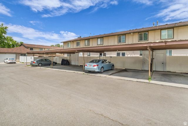 104 S SANTA RITA PL, West Jordan, UT 84088