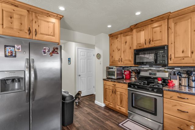 104 S SANTA RITA PL, West Jordan, UT 84088