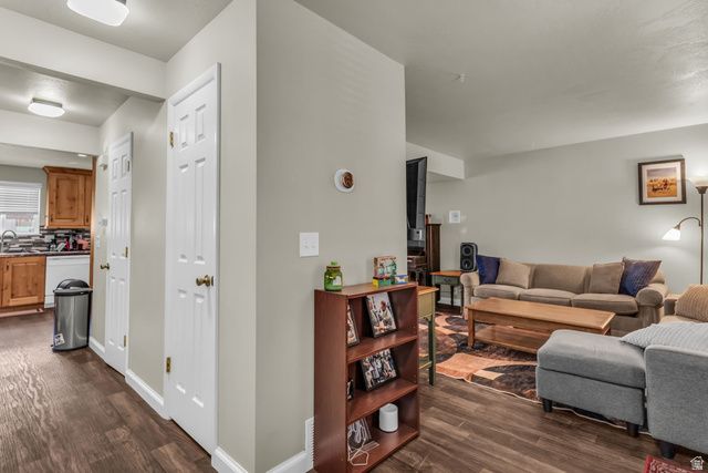 104 S SANTA RITA PL, West Jordan, UT 84088