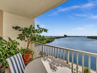 300 Bayview Dr 902, Sunny Isles Beach, FL 33160