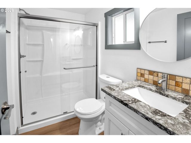 705 Sw DENNIS Ave, Hillsboro, OR 97123