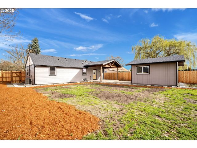 705 Sw DENNIS Ave, Hillsboro, OR 97123