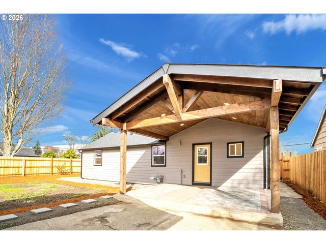 705 Sw DENNIS Ave, Hillsboro, OR 97123