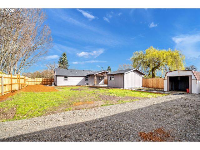 705 Sw DENNIS Ave, Hillsboro, OR 97123