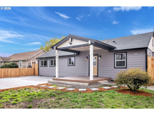 705 Sw DENNIS Ave, Hillsboro, OR 97123