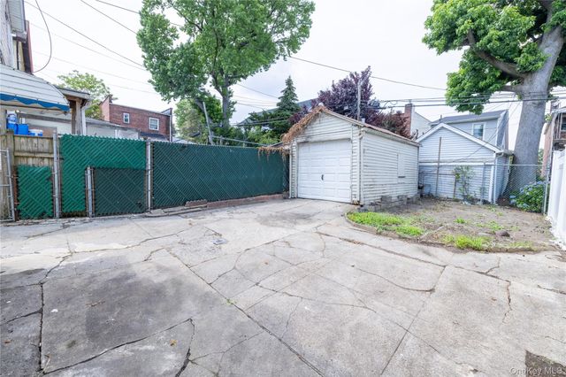 2941 Middletown Road, Bronx, NY 10461