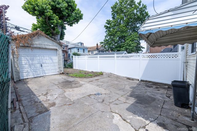 2941 Middletown Road, Bronx, NY 10461