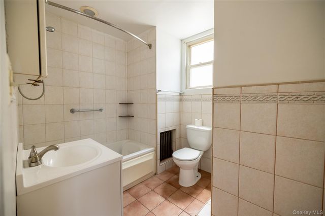 2941 Middletown Road, Bronx, NY 10461