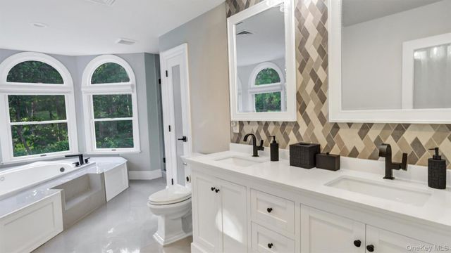 151 Chardonnay Drive, East Quogue, NY 11942