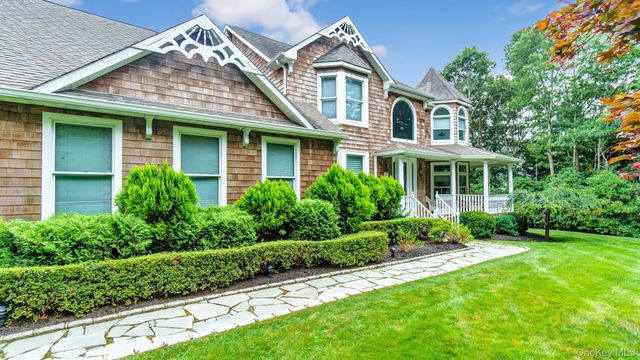 151 Chardonnay Drive, East Quogue, NY 11942