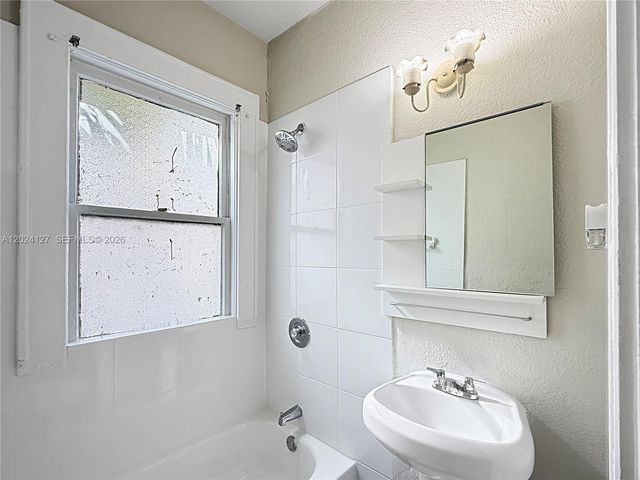 126 Mendoza Ave 7A, Coral Gables, FL 33134