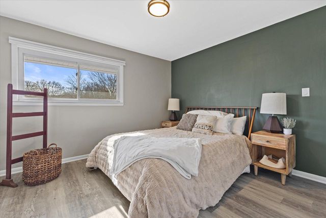 N77W14914 Menomonee Manor DRIVE, Menomonee Falls, WI 53051