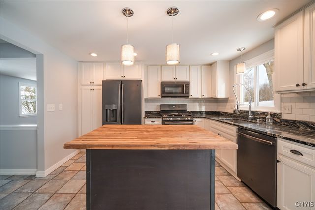 10 Echodale Avenue, Lysander, NY 13027