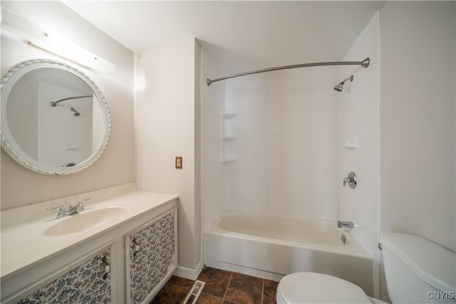 10 Echodale Avenue, Lysander, NY 13027