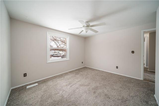 10 Echodale Avenue, Lysander, NY 13027