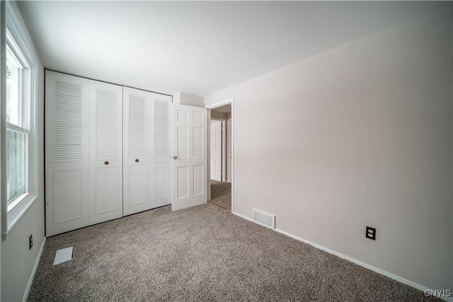 10 Echodale Avenue, Lysander, NY 13027