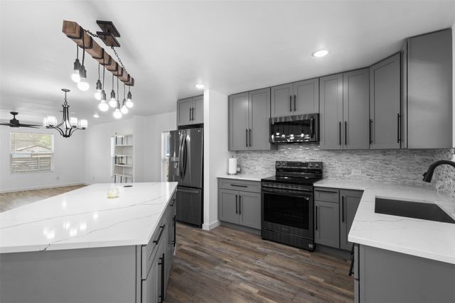 1024 Greenlee Street, Denton, TX 76201