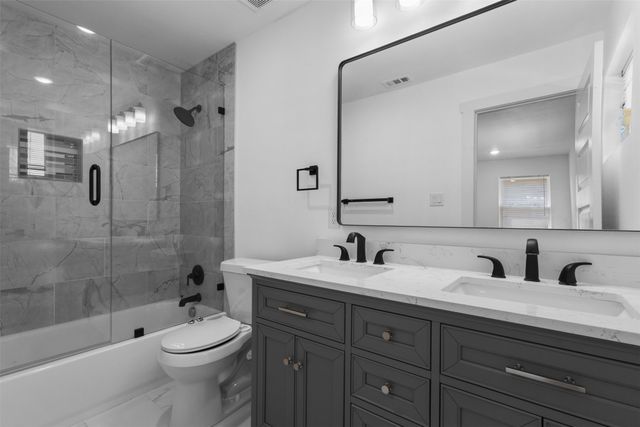 1024 Greenlee Street, Denton, TX 76201