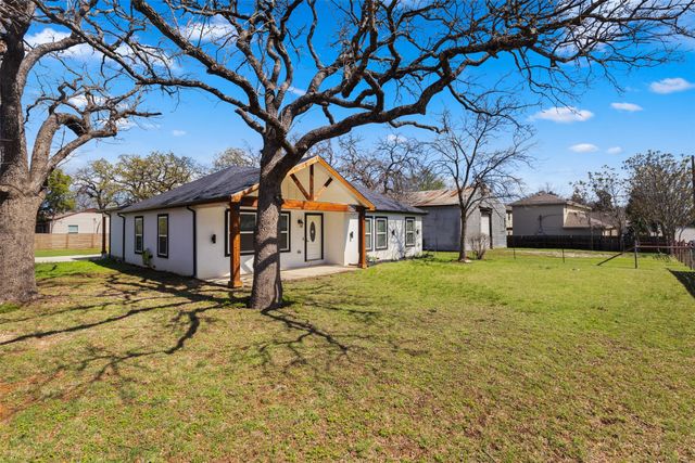 1024 Greenlee Street, Denton, TX 76201