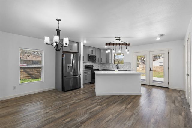 1024 Greenlee Street, Denton, TX 76201