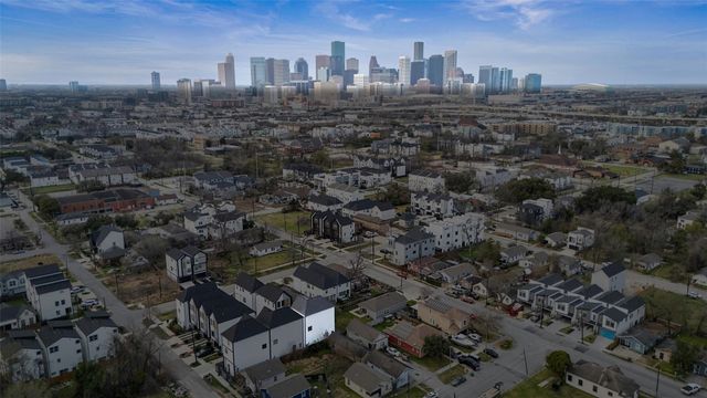 2811 Anita Street, Houston, TX 77004