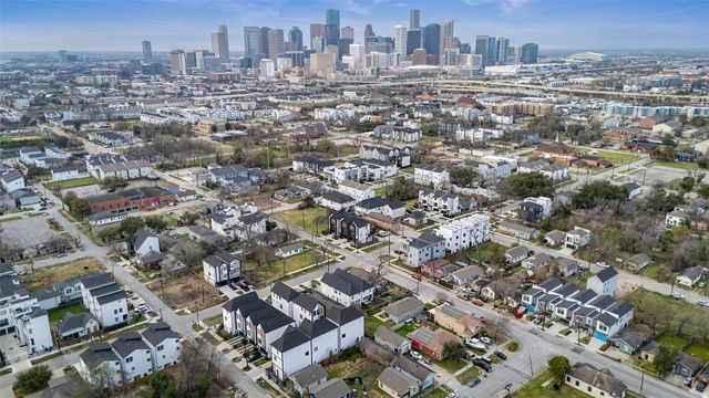 2811 Anita Street, Houston, TX 77004