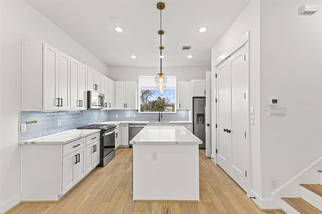 2811 Anita Street, Houston, TX 77004