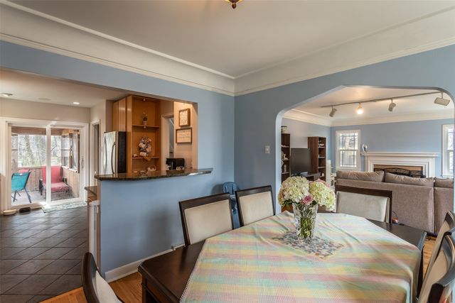 5905 Walnut Hill Drive, Des Moines, IA 50312