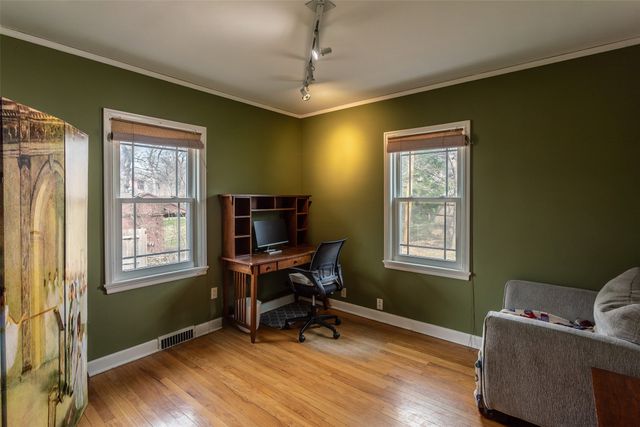 5905 Walnut Hill Drive, Des Moines, IA 50312