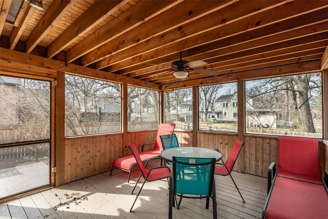 5905 Walnut Hill Drive, Des Moines, IA 50312