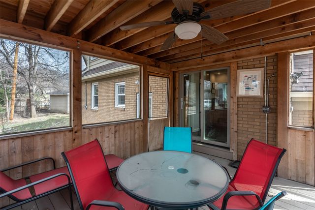 5905 Walnut Hill Drive, Des Moines, IA 50312