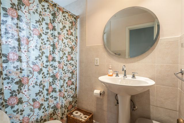 5905 Walnut Hill Drive, Des Moines, IA 50312